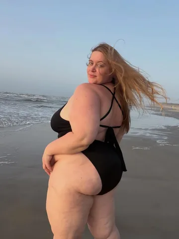 nerdycurvyandthriving Instagram post about Birthday fashion