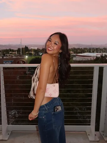 nicolelaeno Instagram post about Scenic view
