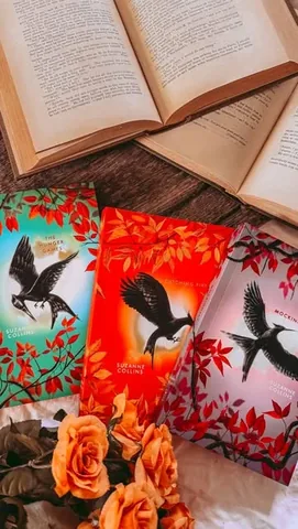 nightc0urt Instagram post about Home library and book collection