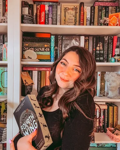 nightc0urt Instagram post about Personal introduction and reading life