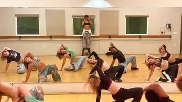 nikakljun Instagram post about Dance class announcement