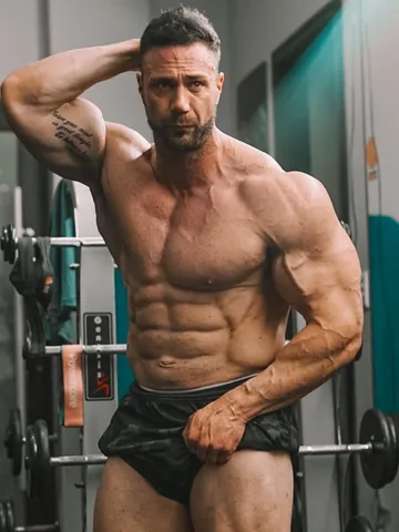 noeldeyzel_bodybuilder Instagram post about Social media journey