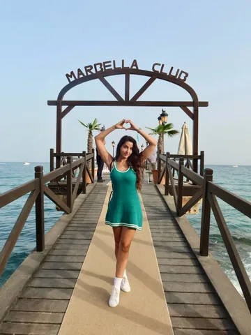 norafatehi Instagram post about Travel