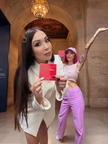 nubbytwiglet Instagram post about New York Public Library
