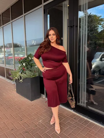 oliviasworld95 Instagram post about Plus size fashion