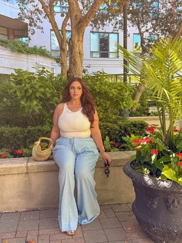 oliviasworld95 Instagram post about Plus size fashion