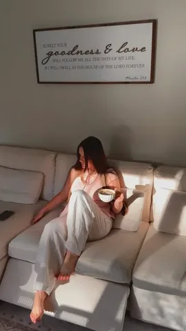 olja_khaneichuk Instagram post about Sofa