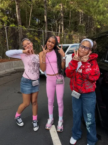 only_one_tamya Instagram post about Friends or family group