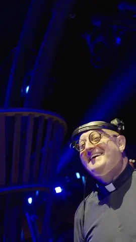 padre.guilherme Instagram post about Electronic music performance