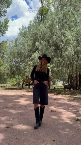 paigechristensen Instagram post about Fashion links