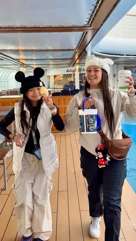 partyof4sometimes2 Instagram post about Disney Wonder cruise food