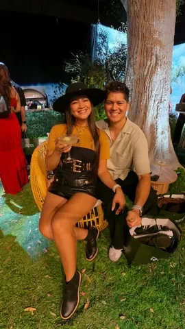 partyof4sometimes2 Instagram post about Ross World event