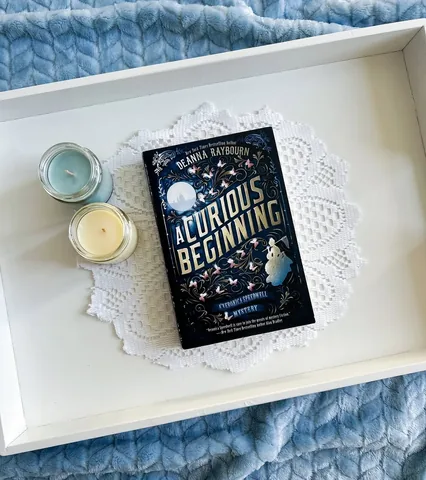 Lindsay // bookstagram Instagram post thumbnail