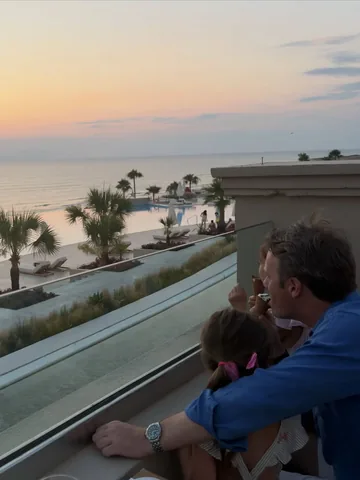 peonylim Instagram post about Family travel