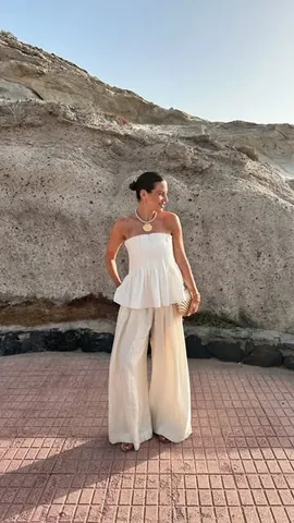 philippabloom Instagram post about Holiday outfit ideas