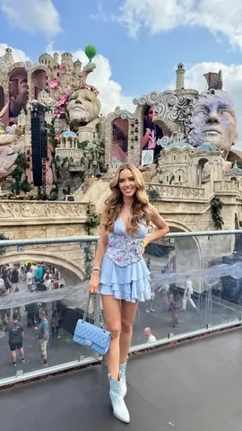 pilotmadeleine Instagram post about Tomorrowland