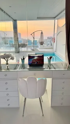 pilotmadeleine Instagram post about Pool maintenance