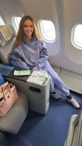 pilotmadeleine Instagram post about Travel connectivity