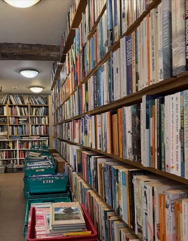 places_and_books Instagram post about Literary quiz