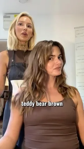 POPPY HOLLINS Instagram post thumbnail
