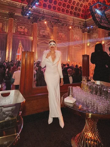 priscillaeslo Instagram post about Valentine’s masquerade outfit