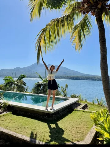 priscillaeslo Instagram post about Nicaragua lakeside travel