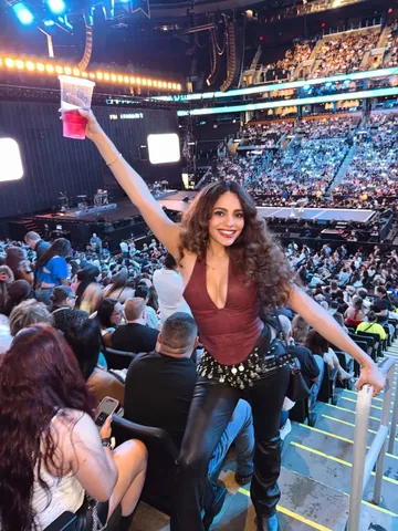 priscillaeslo Instagram post about Shakira concert