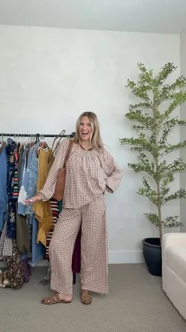 rachelkaejenkins Instagram post about Amazon fall outfit set