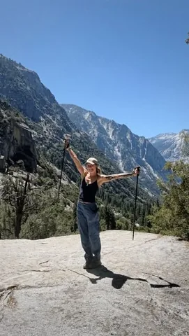 rachelleswannie Instagram post about National park hiking