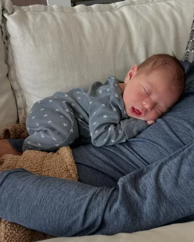 rachelmking Instagram post about Birth announcement