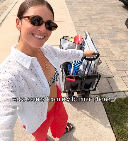 rachlmansfield Instagram post about Vacation
