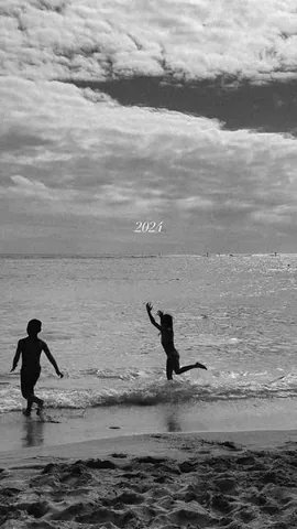 raisingfivekind Instagram post about Year in review