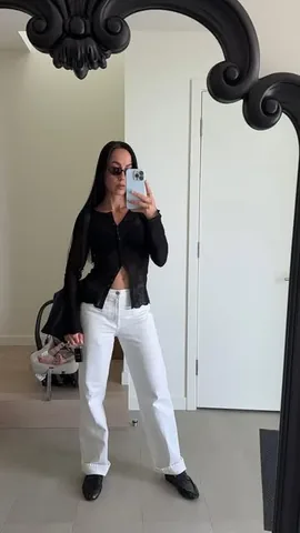 randikennedy_ Instagram post about Mom fashion