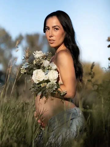 randikennedy_ Instagram post about Pregnancy and motherhood