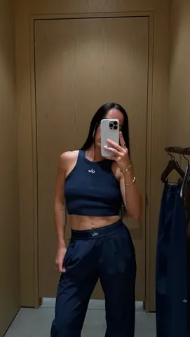 randikennedy_ Instagram post about Postpartum home strength workout