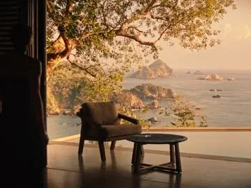 raz_kind Instagram post about Luxury resort travel