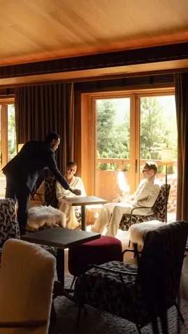 raz_kind Instagram post about Luxury resort promotion