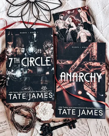 readingmypages Instagram post about Dark romance series recommendation