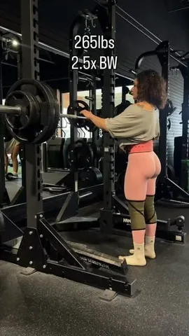 rena_serenaa Instagram post about Powerlifting