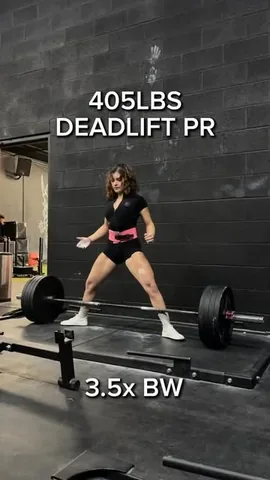 rena_serenaa Instagram post about Powerlifting achievement