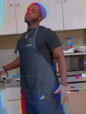 renny Instagram post about Cooking and dating