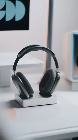 renzsadiwa Instagram post about AirPods Max accessory
