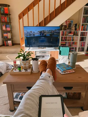 reviewsshewrote Instagram post about Weekend reading