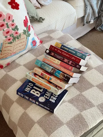 reviewsshewrote Instagram post about Bookseller reading habits