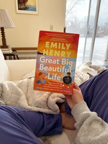 reviewsshewrote Instagram post about Emily Henry book opinion