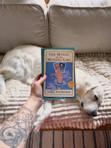reviewsshewrote Instagram post about Reading companion animals
