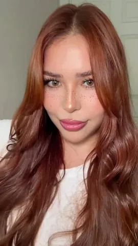 reynabourgoyne Instagram post about Contact lenses