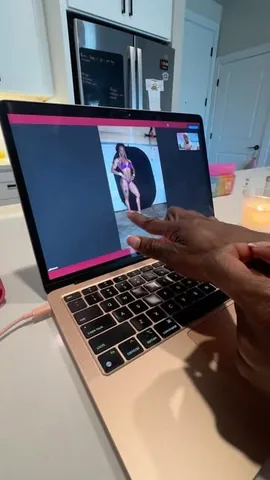 rheaagayle Instagram post about Posing coaching