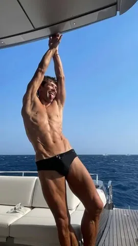 robertobolle Instagram post about Summer lifestyle