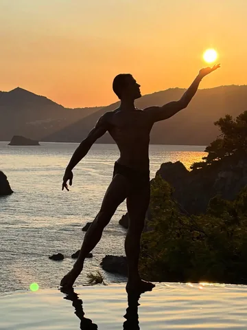 robertobolle Instagram post about Li Galli sunset
